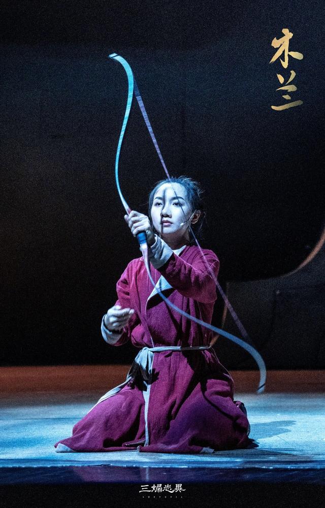 化妆是件衣服	，男女也是件衣服｜专访