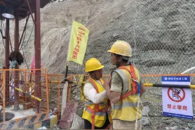 假期变“工期” 温州青文高速公路建设忙图片