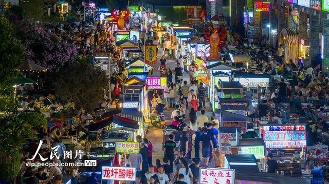 广西梧州：夜市人气旺