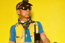 60岁，老“玩”童跑到了珠峰脚下图片