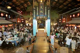 益禾堂请吃席出圈，密子君、全炫丸……吃辣星人都来了！图片