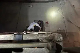 热闻|1分钟两次爆炸起火！“代步神器”平衡车深夜自燃，很多人都在玩图片