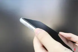 冒充外卖员摆拍假工资条，媒体：不能放任披劳动者外衣演苦情戏图片