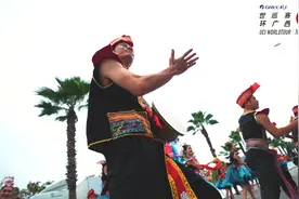 世巡赛·环广西第三赛段:奥拉夫·库伊混战夺冠 德邦特勇夺红蓝衫图片