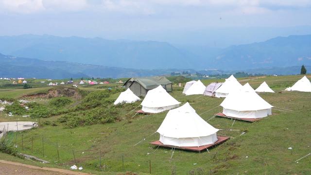 乌蒙大草原景区：帐篷露营，高山草场上的别样体验