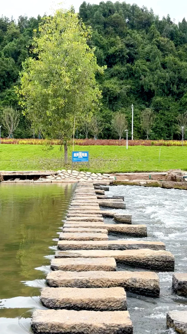 速冲！到这里get明星同款秋日大片！