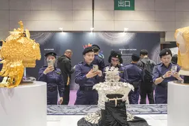 第二届“艺文香港”国际博览会开幕，呈现近200件海内外艺术作品图片
