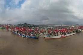 上海港集装箱年吞吐量突破5000万标箱图片