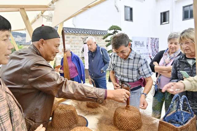 张家界全球文化旅游商品博览会启幕