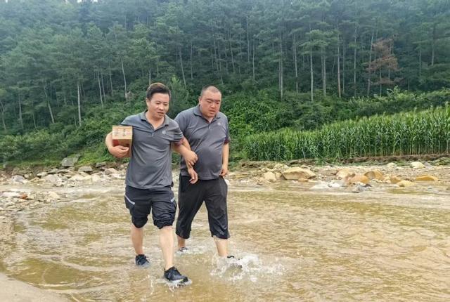 洪水挡路不挡情！顺丰小哥徒步20公里为密云区太师屯镇老人送救命药