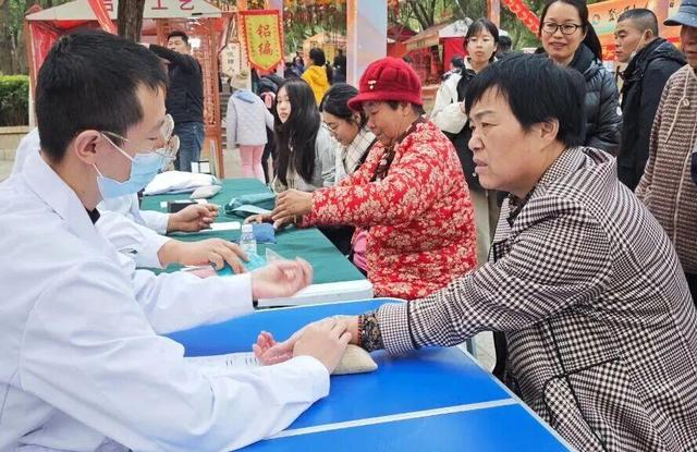 第42届千佛山“九月九”重阳山会开幕