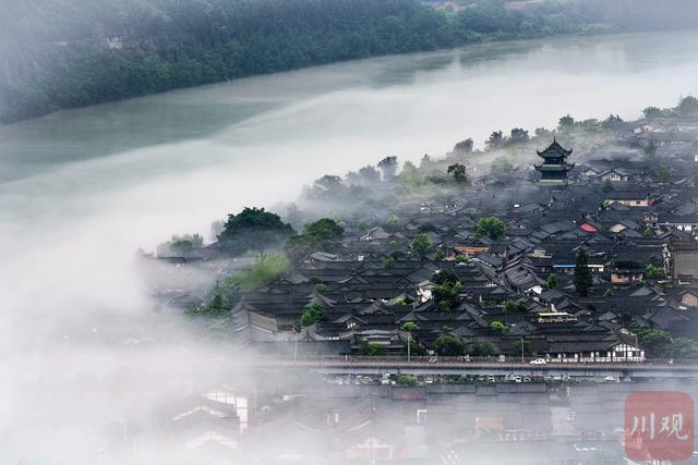 4万余人长期居住于此，阆中何以打造“活着的古城”？