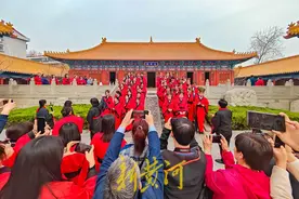 山东省实验中学国际部举行2025届学生成人礼图片