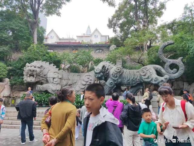 双节拍 | 国庆节，环城公园游人如织