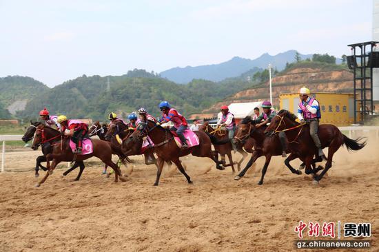 三都“六大领域”为旅游名县建设添彩