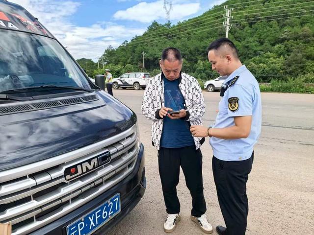丽江市文化市场综合行政执法支队：守好丽江暑期“文旅安全线”