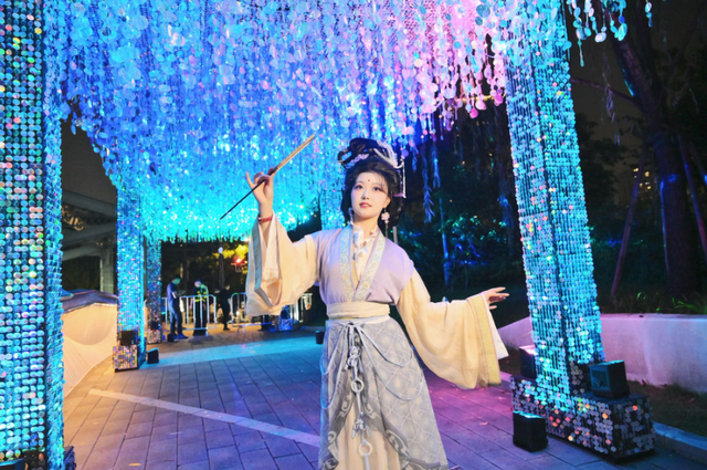 上海的朋友快冲！还有8天！来静安开启梦幻夜游！（超多美图抢先看↗）｜金秋静安·不容错过