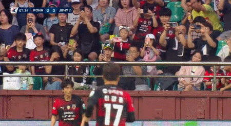 全北现代3-2逆转浦项铁人，洪正好绝杀，奥罗博传射