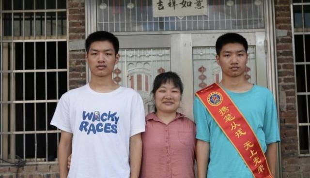 湖南双胞胎兄弟一起上军校