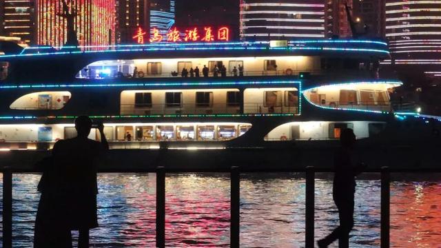 国际范儿！百人泰国团盛赞夜游浮山湾航线，再获好评！