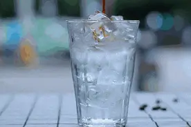 生牛肝活章鱼，韩国人的肚子里还没寄生虫？图片