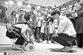 科技前沿丨“穿”在身上的外骨骼机器人图片