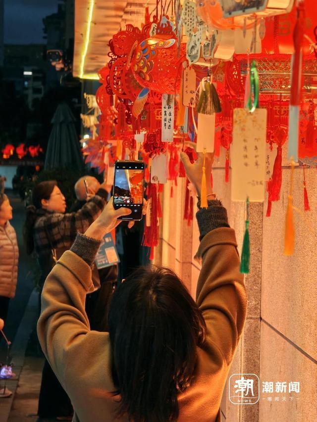 明天和潮新闻一起共度元宵佳节，杭州赏灯全攻略请收藏