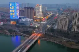 氛围拉满！山东安丘节水宣传点亮城市地标视频封面