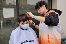 暖“新”服务送上门！TA们为快递小哥解决“头”等大事图片
