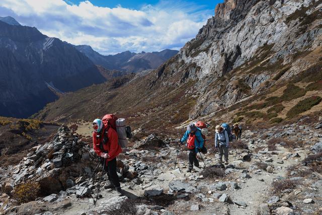 美丽中国｜穿越冰峰 遇见稻城亚丁
