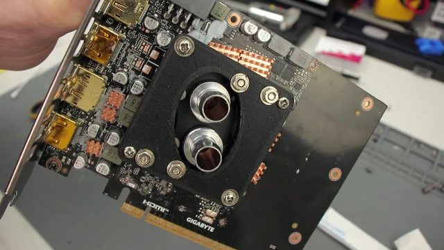 频率猛增23%：RTX 5050经硬改与冰箱散热，打破3DMark世界纪录