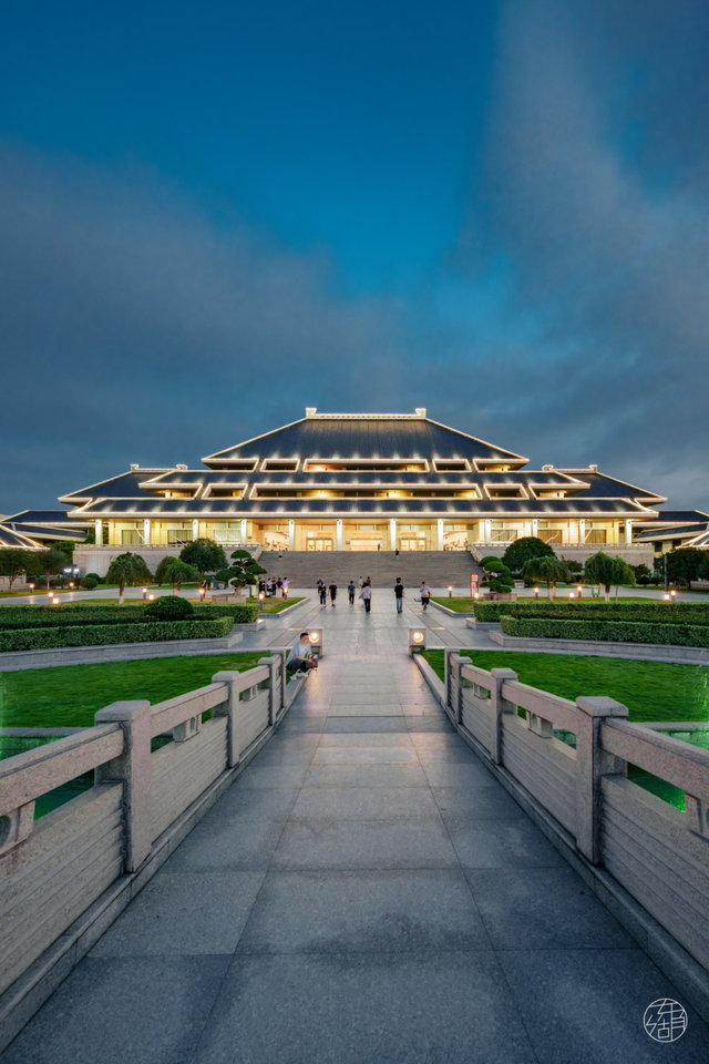 天黑不打烊，来东湖来过夜生活！