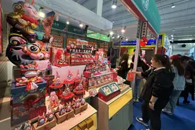 聚焦消费新场景  非遗手工艺品亮相国际礼品展图片