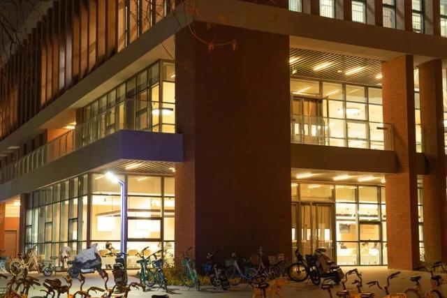 推开南开的窗，你会看到——