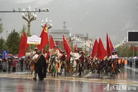 一场赛马会，让你看懂“康巴文化”图片