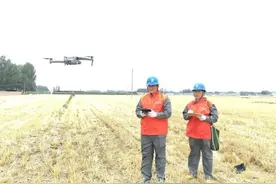 战高温 护粮仓——北方多地抗旱保农扫描图片