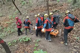 夜宿箭扣长城遭遇雷击，别漠视攀登“野长城”的风险图片