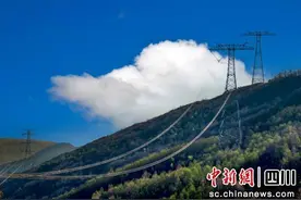 四川首次开展±800千伏架空地线融冰改造图片