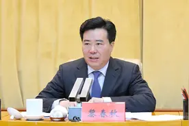黎春秋，新职明确图片