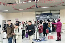 返程客流持续攀升，武汉地铁枢纽站让乘客换乘更“丝滑”图片