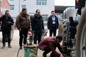 宜城：万台农机“闹”春耕图片