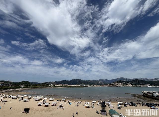 秋日晴好，青岛沙子口海滨成周末休闲热地
