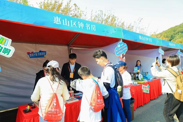 湖湾walk！好热闹啊