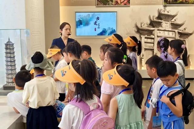小记者看川渝发展新变化—行走的课堂（内江站）活动圆满结束！