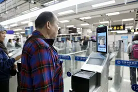 启用满一周！21.3万人次经深圳湾口岸“免出示证件”通道通关图片