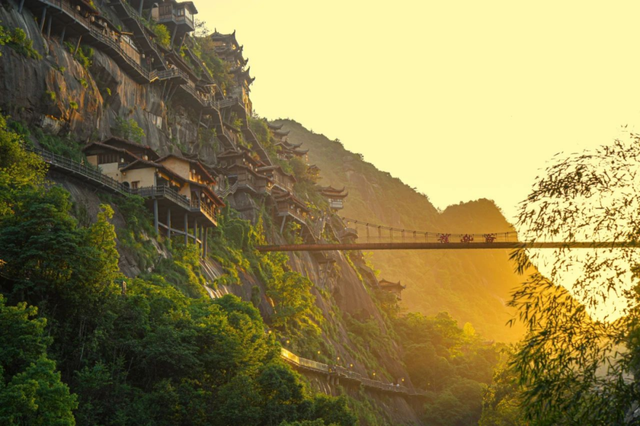 到江西，知中国！这次海外“出圈”的，正是中国江西的“望仙谷”！