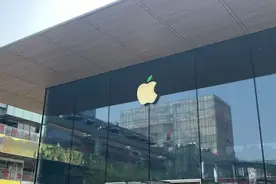 iPhone 16全系降价，至高优惠1600元！发售仅一个月，曾被曝存在随机重启问题图片