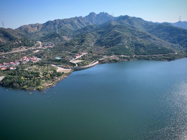 崂山碧波映秋光