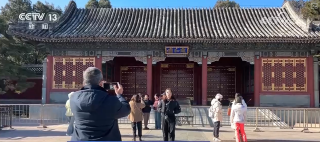 徒步、读诗、康养……“适老化”升级大有潜力 冬日银发文旅市场暖意融融