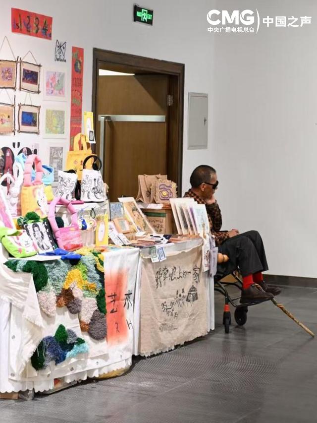 时光里丨画画和写诗是这个“超烦侠”每天最开心的事